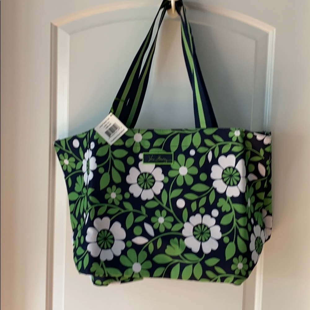 BNWT Vera Bradley Large Family tote